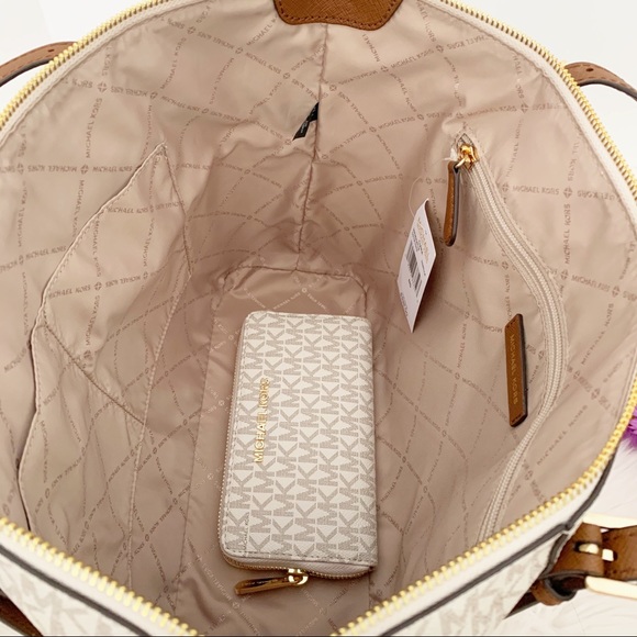 📌CLOSING SALE📌MICHAEL KORS TOTE WITH WALLET SET - Picture 5 of 8